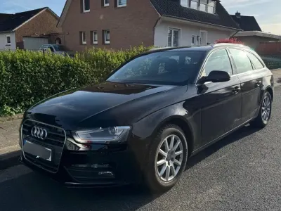 Używany Audi A4 143 KM (105 kW) 2012 Czarny Kombi