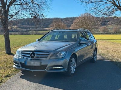 Gebraucht Mercedes C250 205 PS (150 kW) 2012 Silber Kombi
