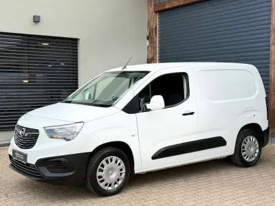 Gebraucht Opel Combo Edition 102 PS (75 kW) 2019 Weiß Van / Kleinbus