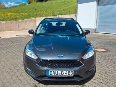 Gebraucht Ford Focus 120 PS (88 kW) 2016 Grau Kombi