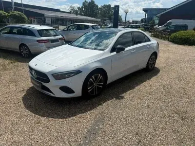 Gebraucht Mercedes A250 224 PS (164 kW) 2023 Weiß Limousine