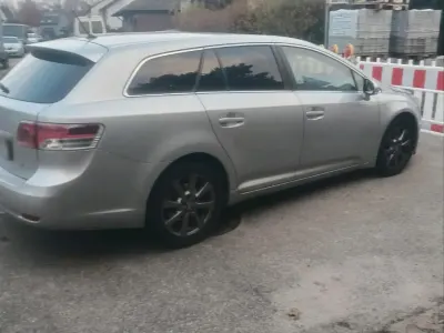 Gebraucht Toyota Avensis T2 150 PS (110 kW) 2009 Silber Kombi