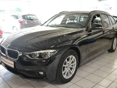 Gebraucht BMW 318 150 PS (110 kW) 2018 Saphirschwarz Kombi