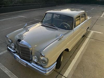 Gebraucht Mercedes 220 95 PS (69 kW) 1964 Beige Limousine