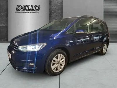 Gebraucht VW Touran Comfortline 122 PS (89 kW) 2023 Blau Van / Kleinbus