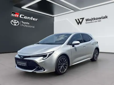 Gebraucht Toyota Corolla Team 197 PS (144 kW) 2023 Precious silver metallic Limousine
