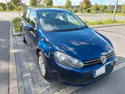 Second-hand VW Golf VII Trendline 80 CP (58 kW) 2012 Albastru Berlinǎ