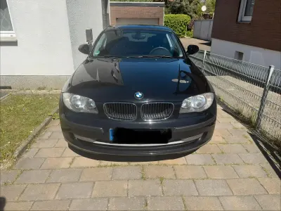 Gebraucht BMW 118 143 PS (105 kW) 2010 Schwarz Kleinwagen