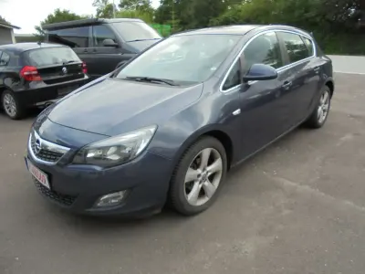 Gebraucht Opel Astra Sport 116 PS (85 kW) 2010 Metro metallic Kombi
