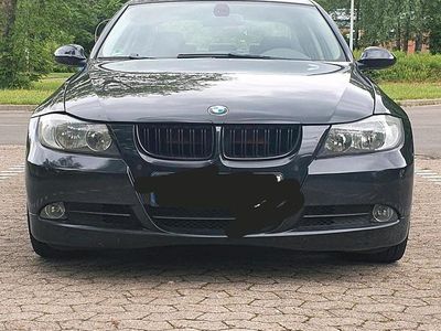 Schwarz Gebraucht 2006 BMW 325 Limousine | 5.990 €
