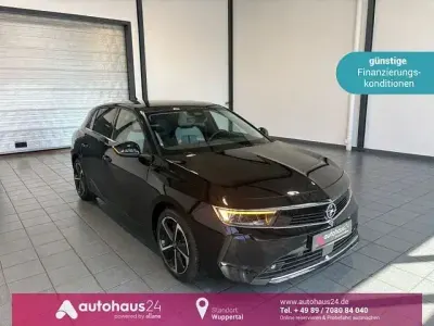 Używany Opel Astra Business Elegance 131 KM (96 kW) 2023 Czarny Sedan/Limuzyna