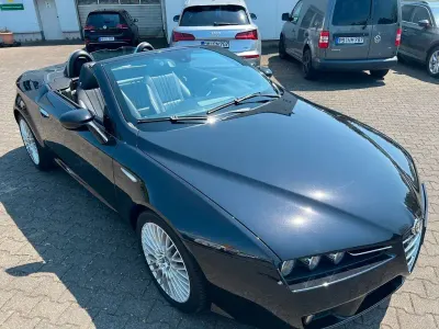 Käytetty Alfa Romeo Spider Exclusive 185 HP (136 kW) 2007 Musta Avoauto