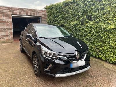 Second-hand Renault Captur Intens 158 CP (116 kW) 2021 Negru SUV