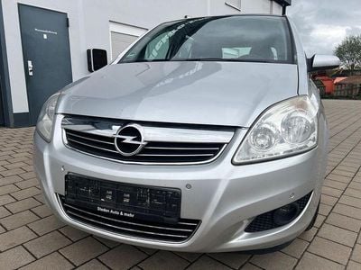Usado Opel Zafira Edition 140 HP (102 kW) 2008 Prateado Monovolume