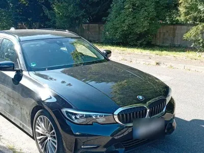 Gebraucht BMW 330 Sport Line 265 PS (194 kW) 2021 Schwarz Kombi