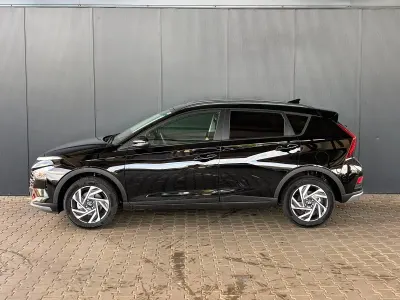 Neu Hyundai Bayon Comfort 79 PS (58 kW) 2025 Schwarz metallic SUV