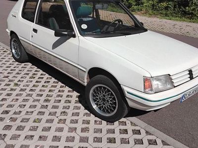 Gebraucht Peugeot 205 75 PS (55 kW) 1991 Weiß Kleinwagen