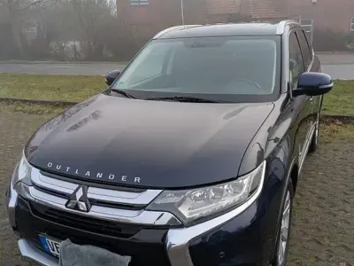 Gebraucht Mitsubishi Outlander 150 PS (110 kW) 2016 Blau SUV