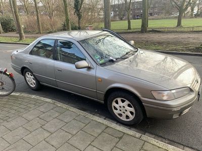 gebraucht Toyota Camry 3.0 V6 mit LPG