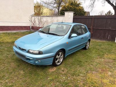Second-hand Fiat Bravo 81 CP (59 kW) 2002 Albastru Hatchback