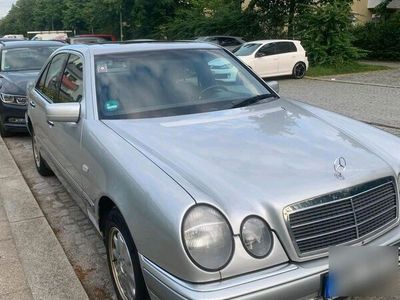 Mercedes E230