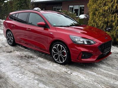 Rot Gebraucht 2022 Ford Focus ST-Line X Limousine | 18.800 € (Guter Preis)