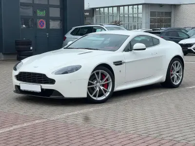 Gebraucht Aston Martin V8 Vantage 426 PS (313 kW) 2017 Weiß Coupé