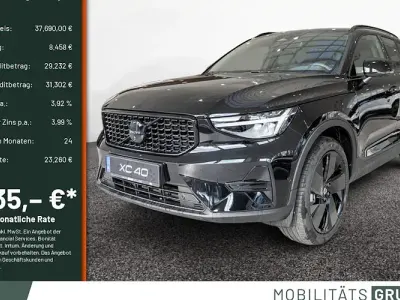 Neu Volvo XC40 Plus 163 PS (119 kW) 2025 Schwarz SUV