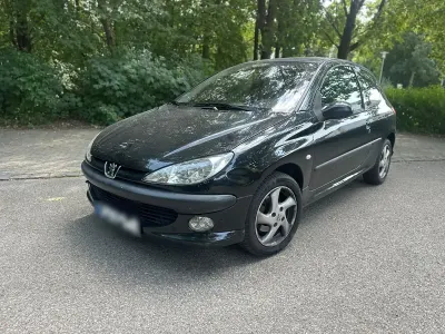 Gebraucht Peugeot 206 60 PS (44 kW) 2002 Schwarz Kleinwagen