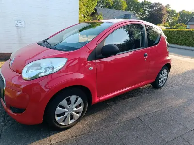 Gebraucht Citroën C1 68 PS (50 kW) 2011 Rot Kleinwagen