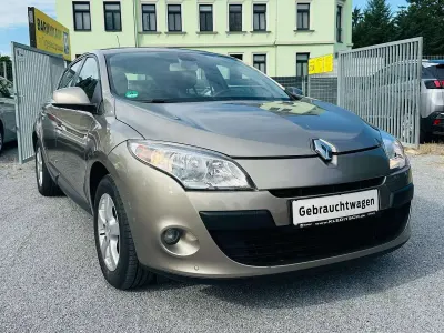 Gebraucht Renault Mégane Expression 101 PS (74 kW) 2009 Stone Kleinwagen