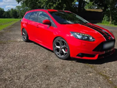 Gebraucht Ford Focus ST 250 PS (183 kW) 2013 Rot Kombi