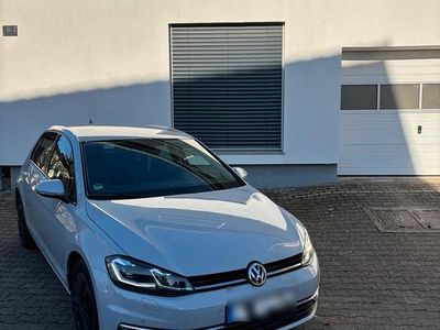 Gebraucht VW Golf VII 116 PS (85 kW) 2017 Weiß Kleinwagen