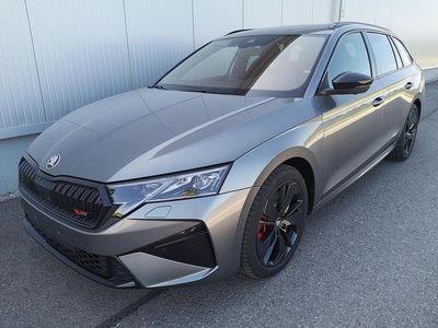 Graphitegrau metallic Neu 2025 Skoda Octavia RS Kombi | 45.463 € (Teuer)