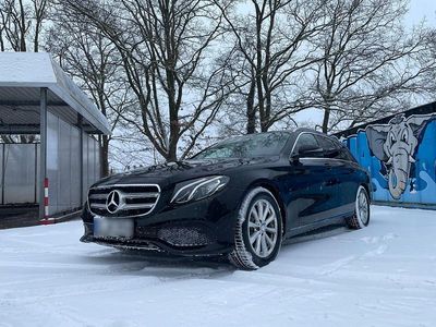 Gebraucht Mercedes E220 194 PS (142 kW) 2016 Schwarz Kombi