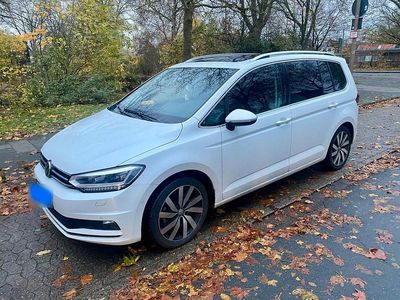 Usata VW Touran Highline 150 CV (110 kW) 2020 Andere farben Monovolume