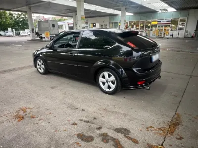 Gebraucht Ford Focus 100 PS (73 kW) 2006 Schwarz Limousine