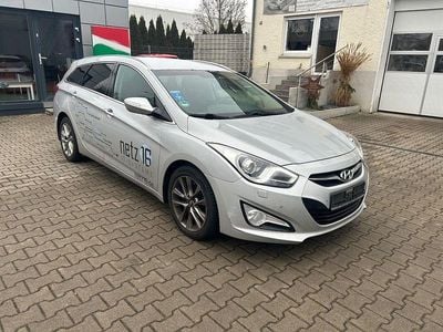 Silber Gebraucht 2015 Hyundai i40 Edition Kombi | 6.800 € (Guter Preis)