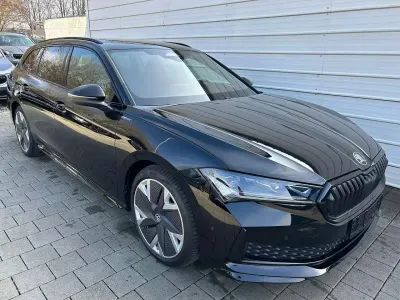 Nuova Skoda Superb SportLine 265 CV (194 kW) 2025 Nero Station wagon