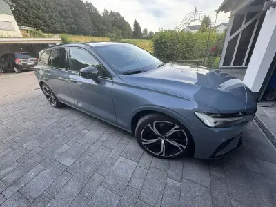 Gebraucht Volvo V60 Plus 310 PS (228 kW) 2022 Grau Kombi