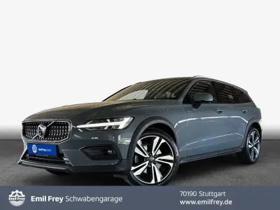 Gebraucht Volvo V60 CC 145 PS (106 kW) 2024 Kombi