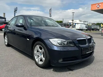 Gebraucht BMW 318 122 PS (89 kW) 2007 Blau Limousine
