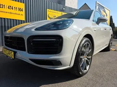 Używany Porsche Cayenne Sport 340 KM (250 kW) 2021 Szary SUV