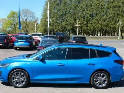 Gebraucht Ford Focus ST-Line X 155 PS (114 kW) 2022 Blau Limousine