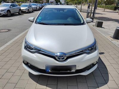 Toyota Auris Hybrid