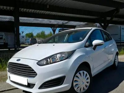 Gebraucht Ford Fiesta 82 PS (60 kW) 2013 Weiß Limousine