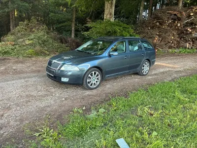 Gebraucht Skoda Octavia LAURIN & KLEMENT 140 PS (102 kW) 2007 Grau Kombi