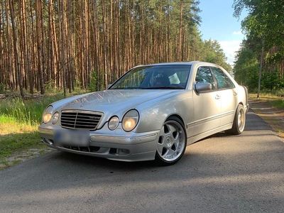 Mercedes E320