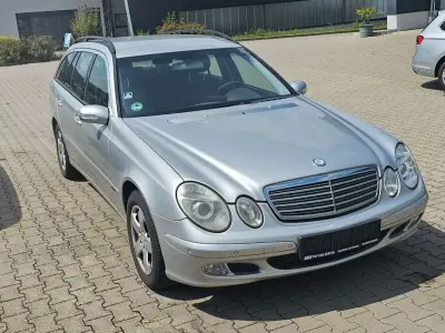 Gebraucht Mercedes E220 Classic 150 PS (110 kW) 2004 Silber Kombi