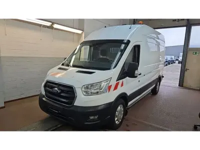 Gebraucht Ford Transit Trend 170 PS (125 kW) 2020 Frozen white Van